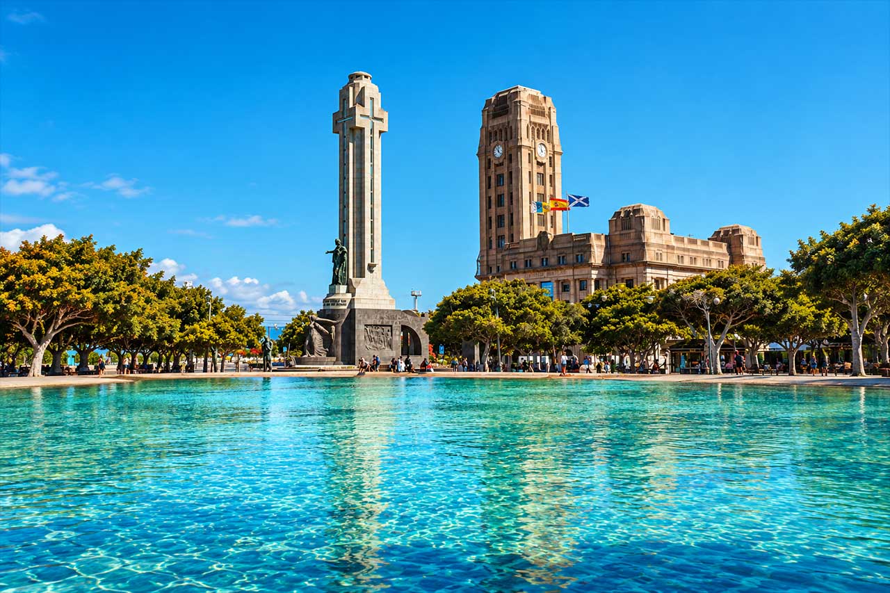 Plaza de España in central Santa Cruz, one of the landmarks explored during the capital stop of the North Tenerife sightseeing tour.