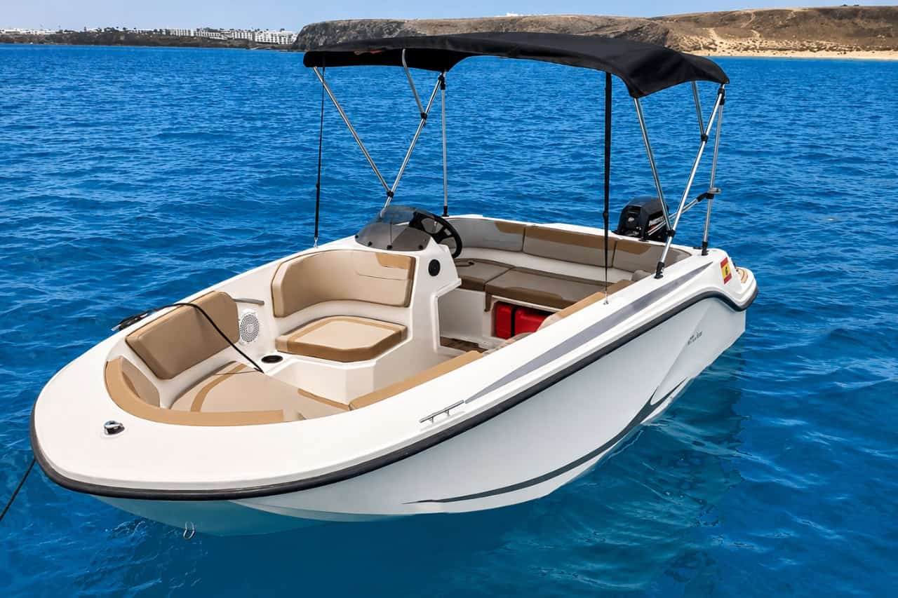Quicksilver 475 self-drive boat for hire in Lanzarote