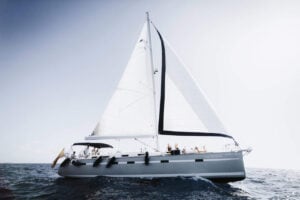 Purjevene Atlantin valtamerellä