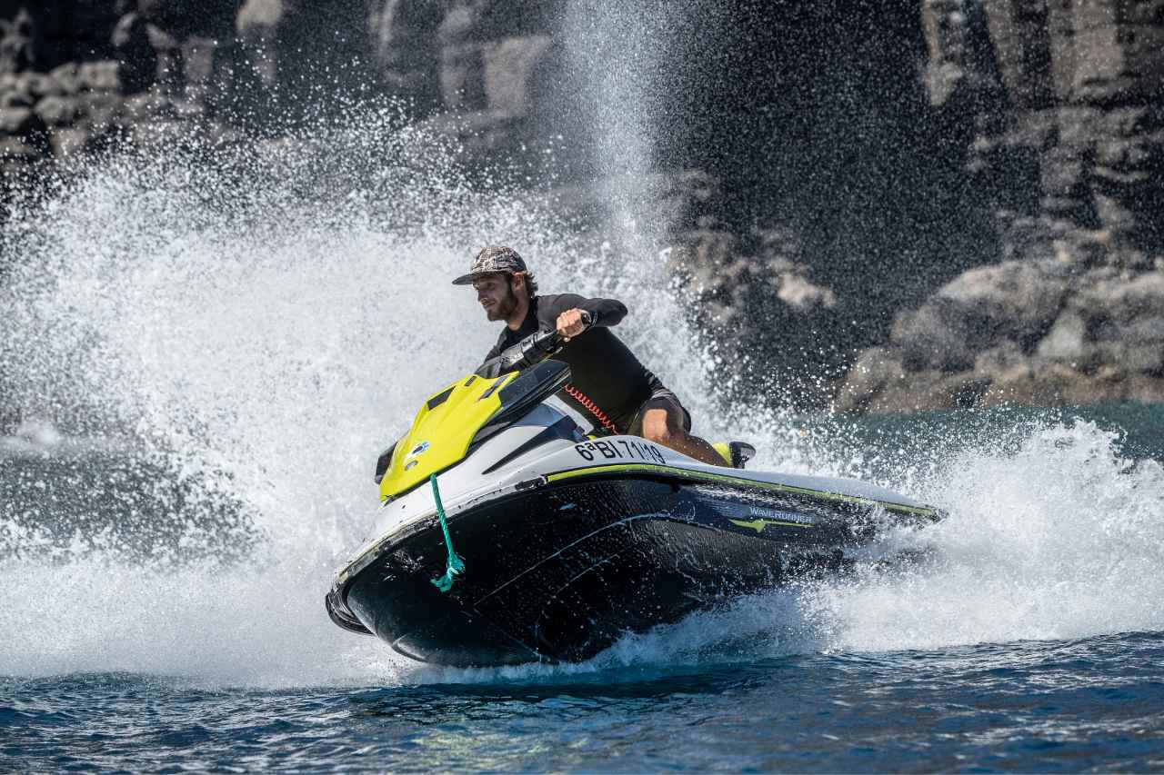 Jetski udlejning P Lanzarote Oplev Adrenalinen Ved Kysten Jetski udlejning P Lanzarote Oplev Adrenalinen Ved Kysten