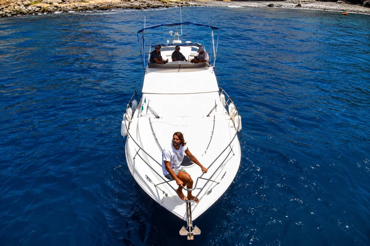 Front view of the Keeper Uno yacht on the water