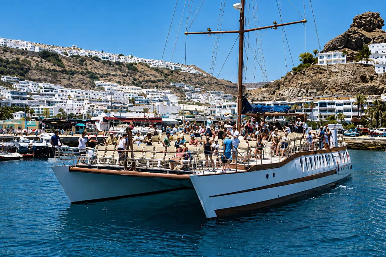 Guests celebrating together on a Gran Canaria boat party at sea
