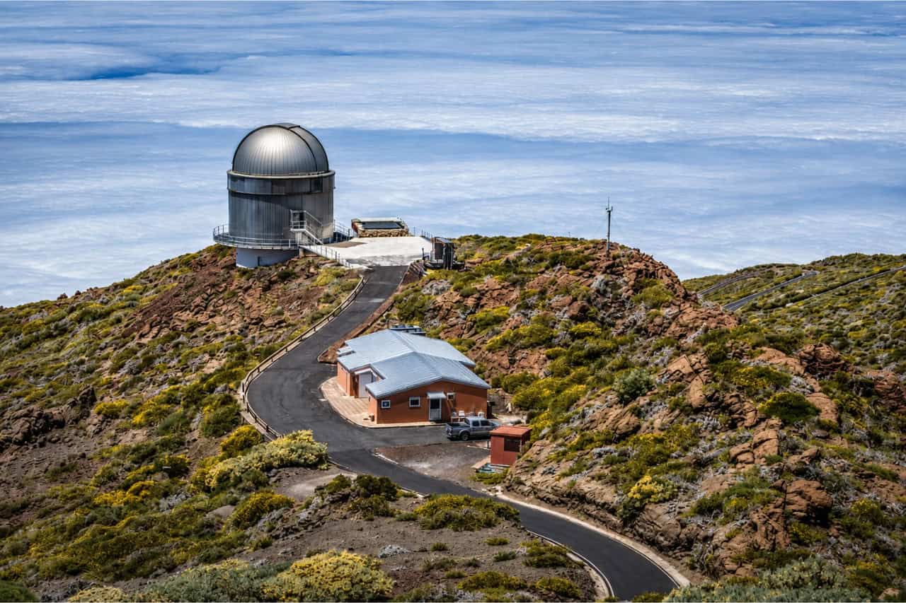 Hvězdárna Roque de los Muchachos vysoko v horách ostrova La Palma