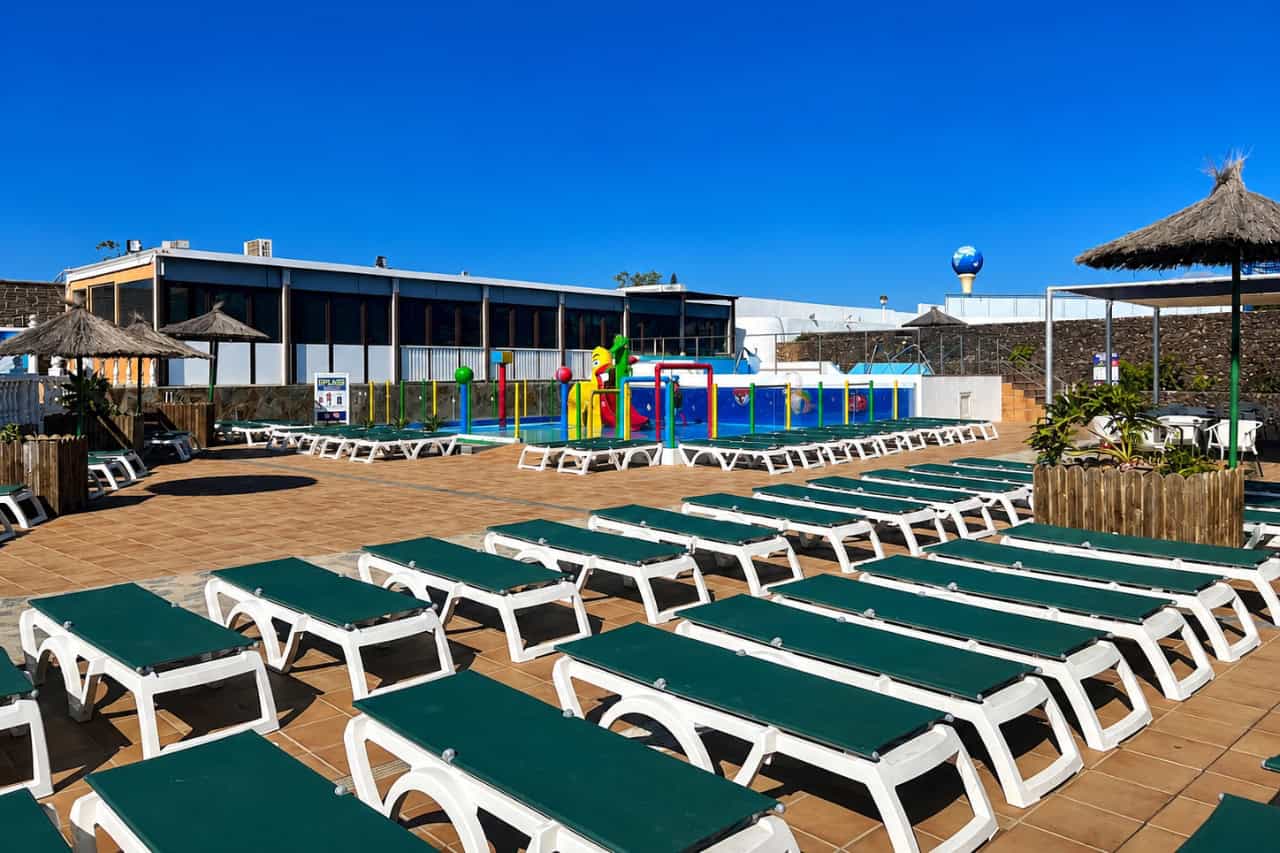 Free sun loungers beside the kids area at the Lanzarote waterpark