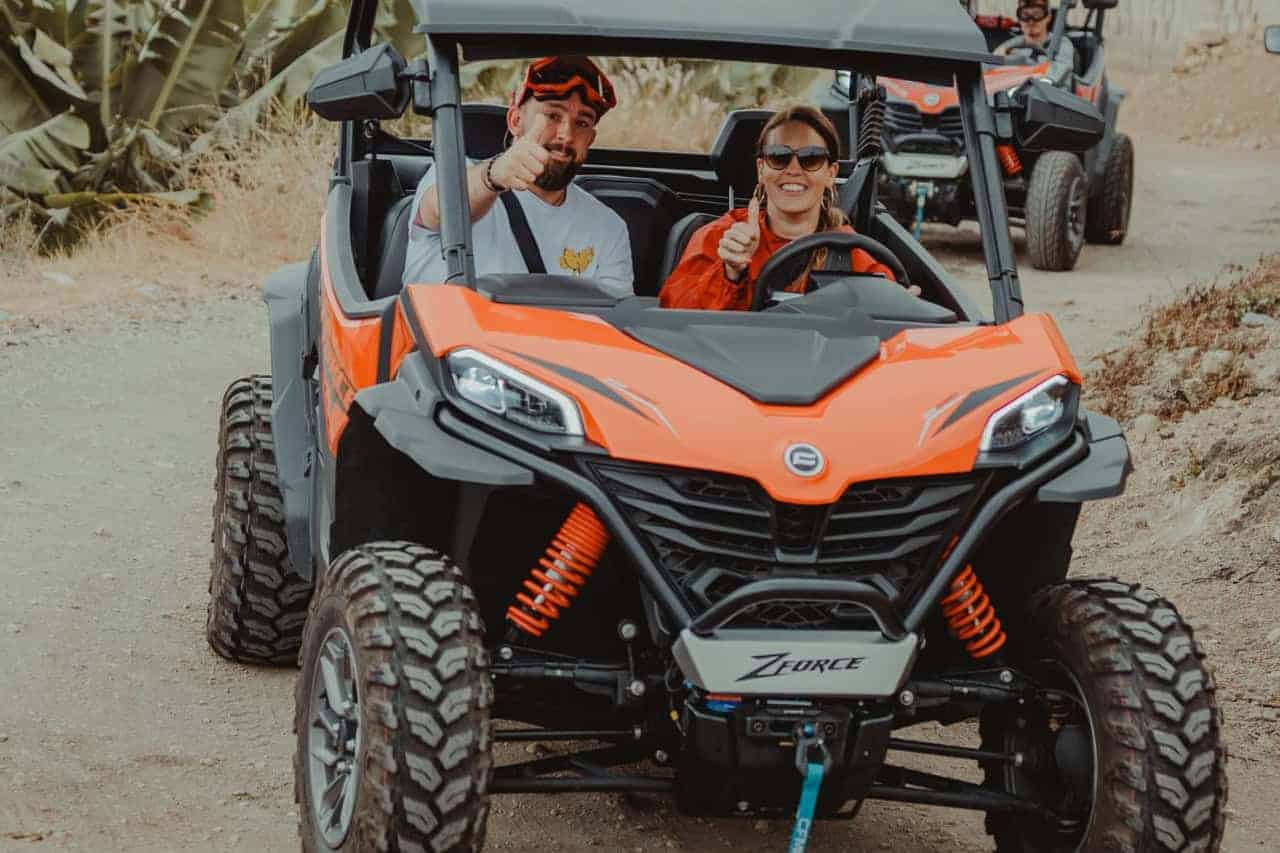 To personer på turen Puerto de la Cruz buggy