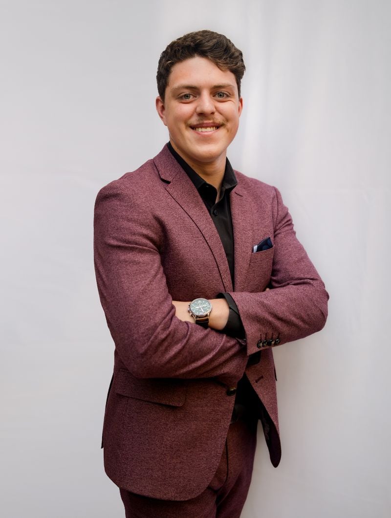 Lorenzo, Experience Coordinator at Club Canary, guest support and booking assistance for the Canary Islands