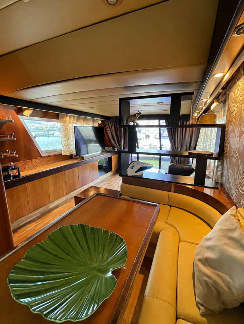 Gulliver Fun Yacht Interior Lounge Inside lounge of the Gulliver Fun Yacht in Tenerife with classic seating