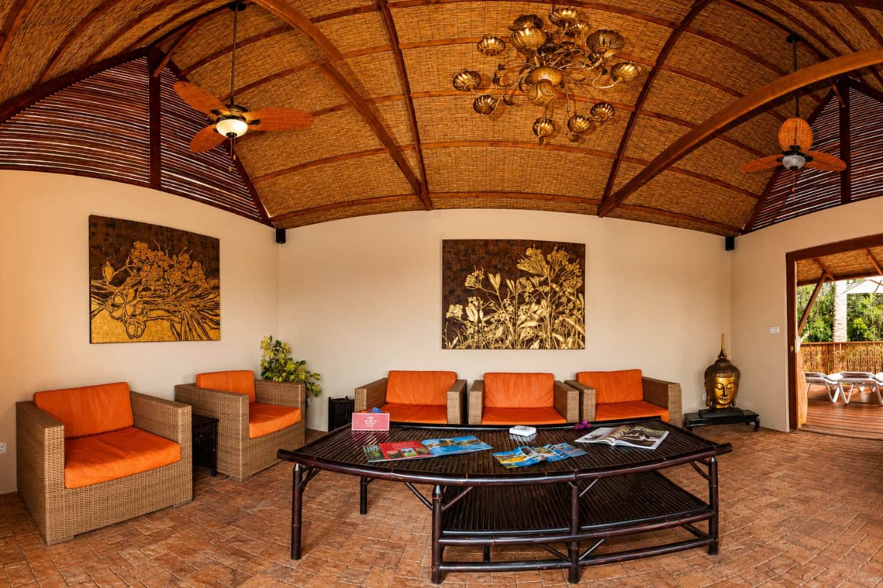 Spacious Siam Park Villa lounge