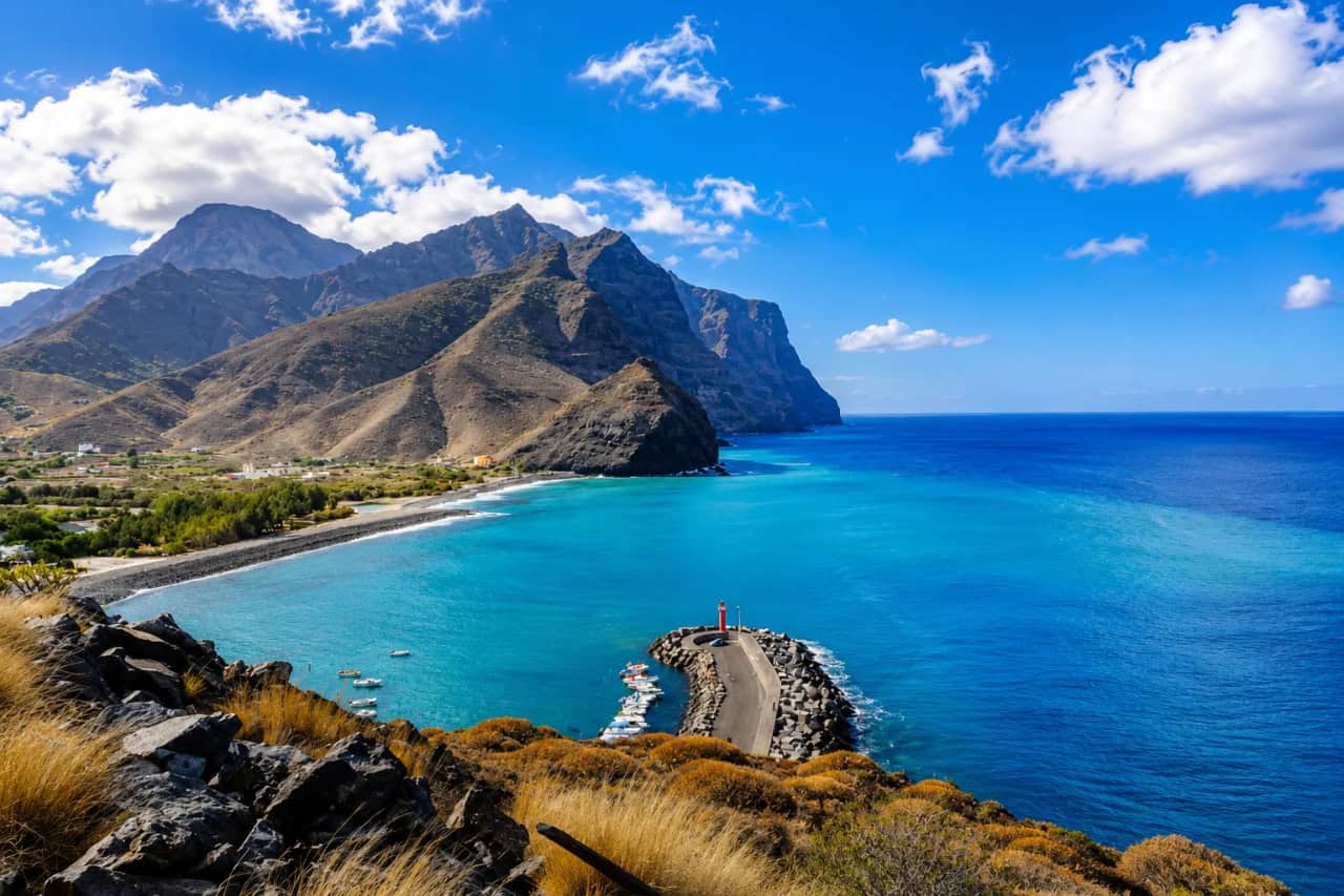 The Agaete coast with turquoise water and rugged mountains