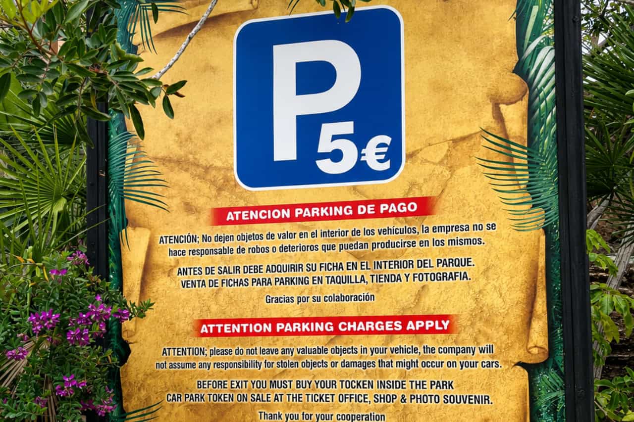 Parking sign at Jungle Park Tenerife for visitors arriving by car