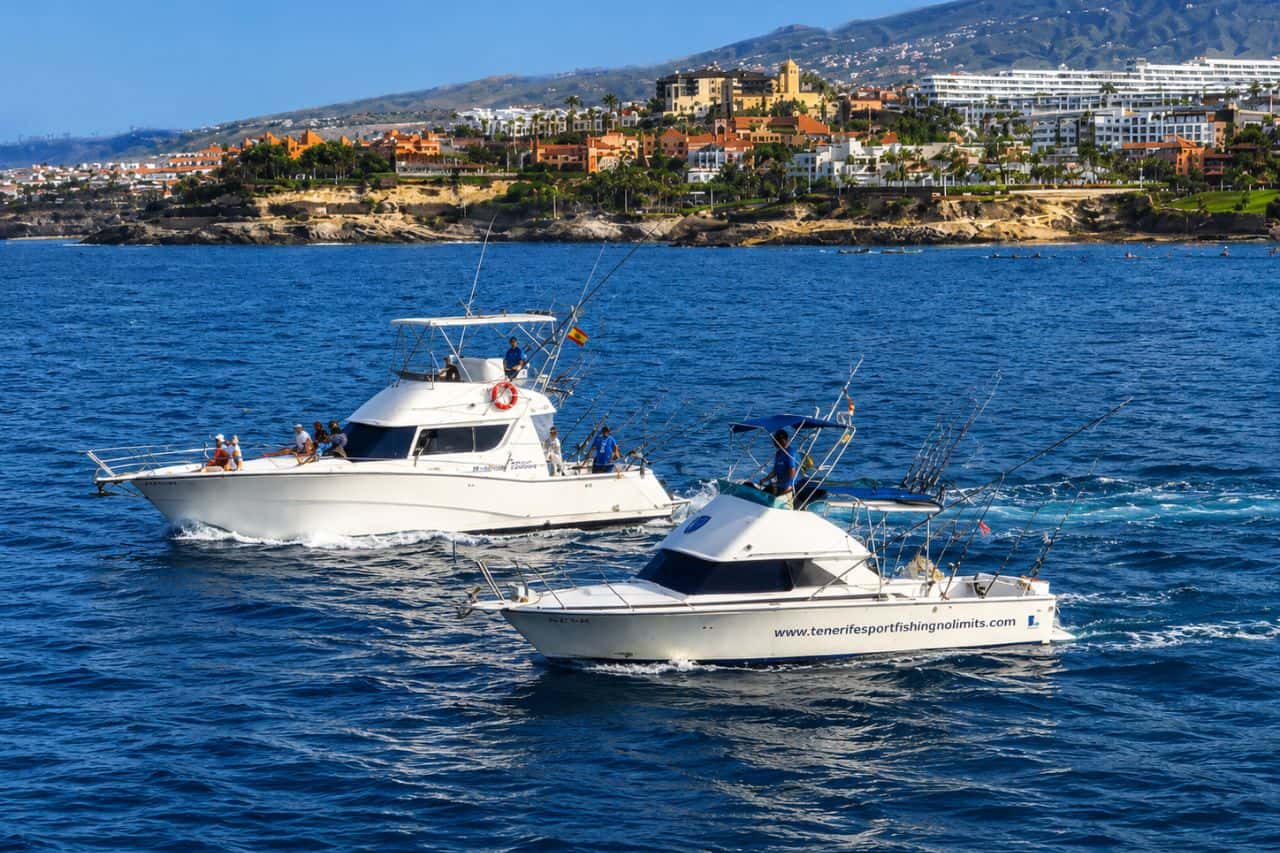 De privé-visboten No Limits 1 en No Limits 2 op Tenerife