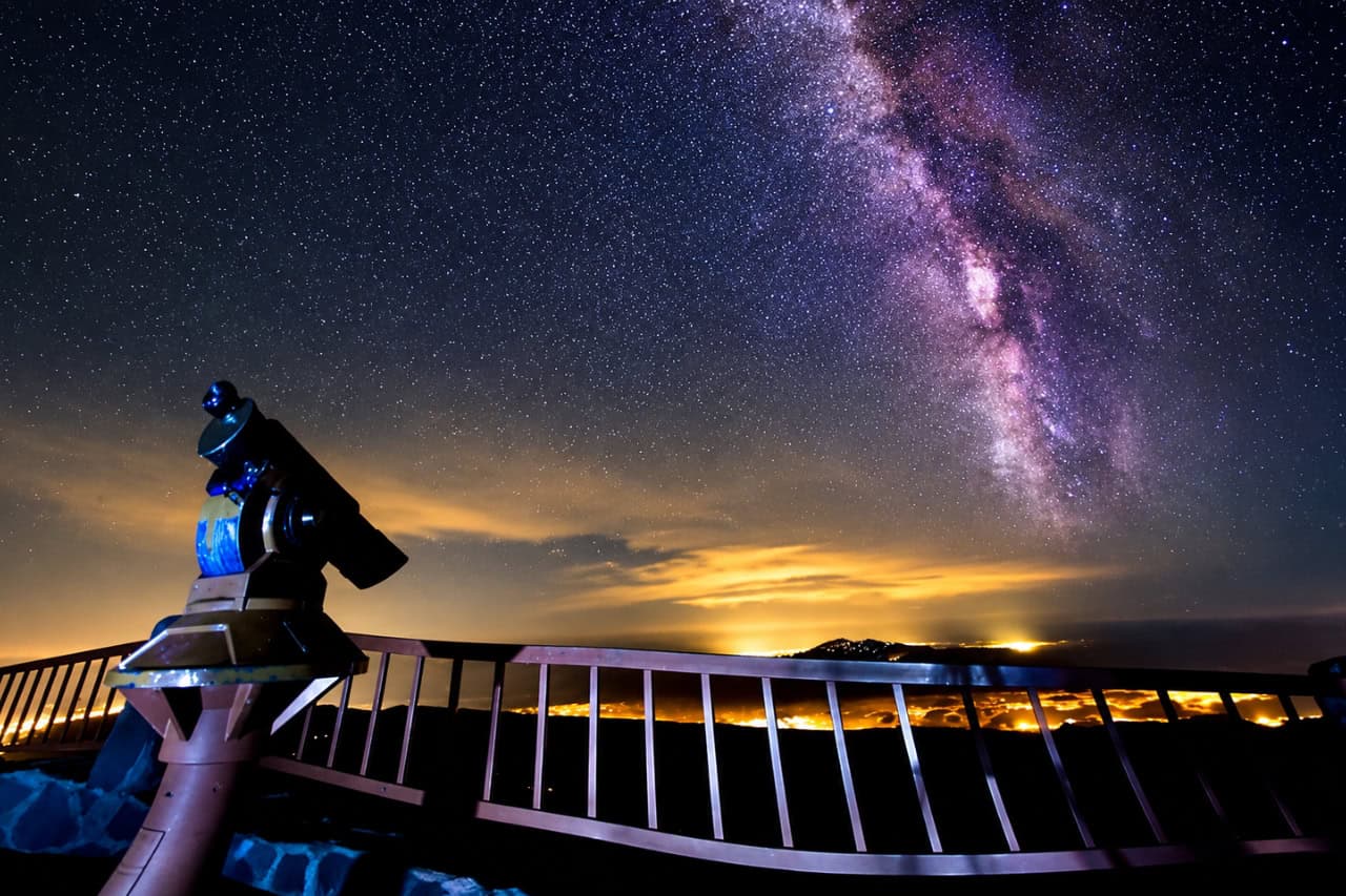 Telescope set up under a star-filled sky during the Teide by Night stargazing experience