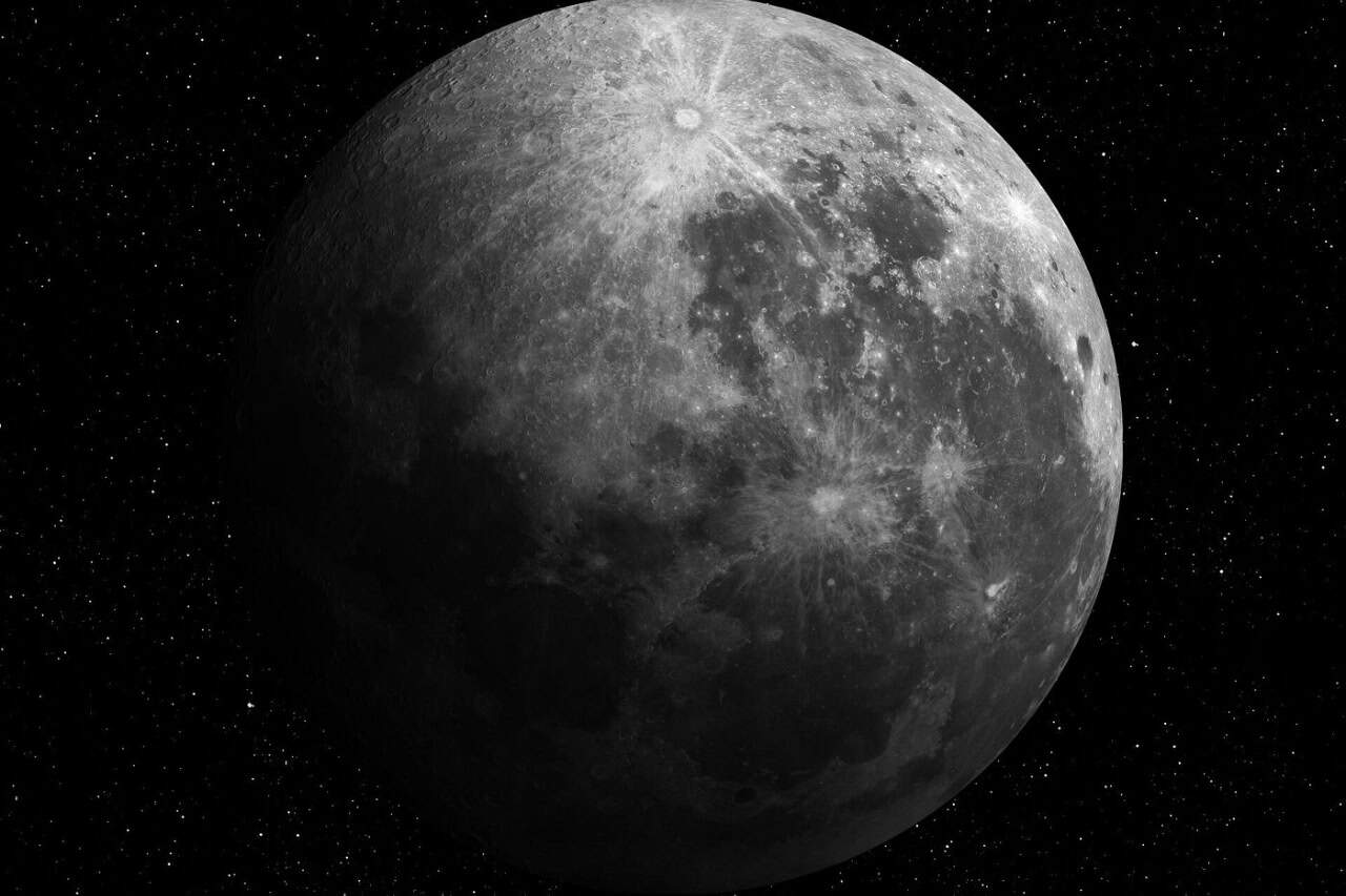 Detailed view of the moon representing astronomical observation during the Teide by Night experience.