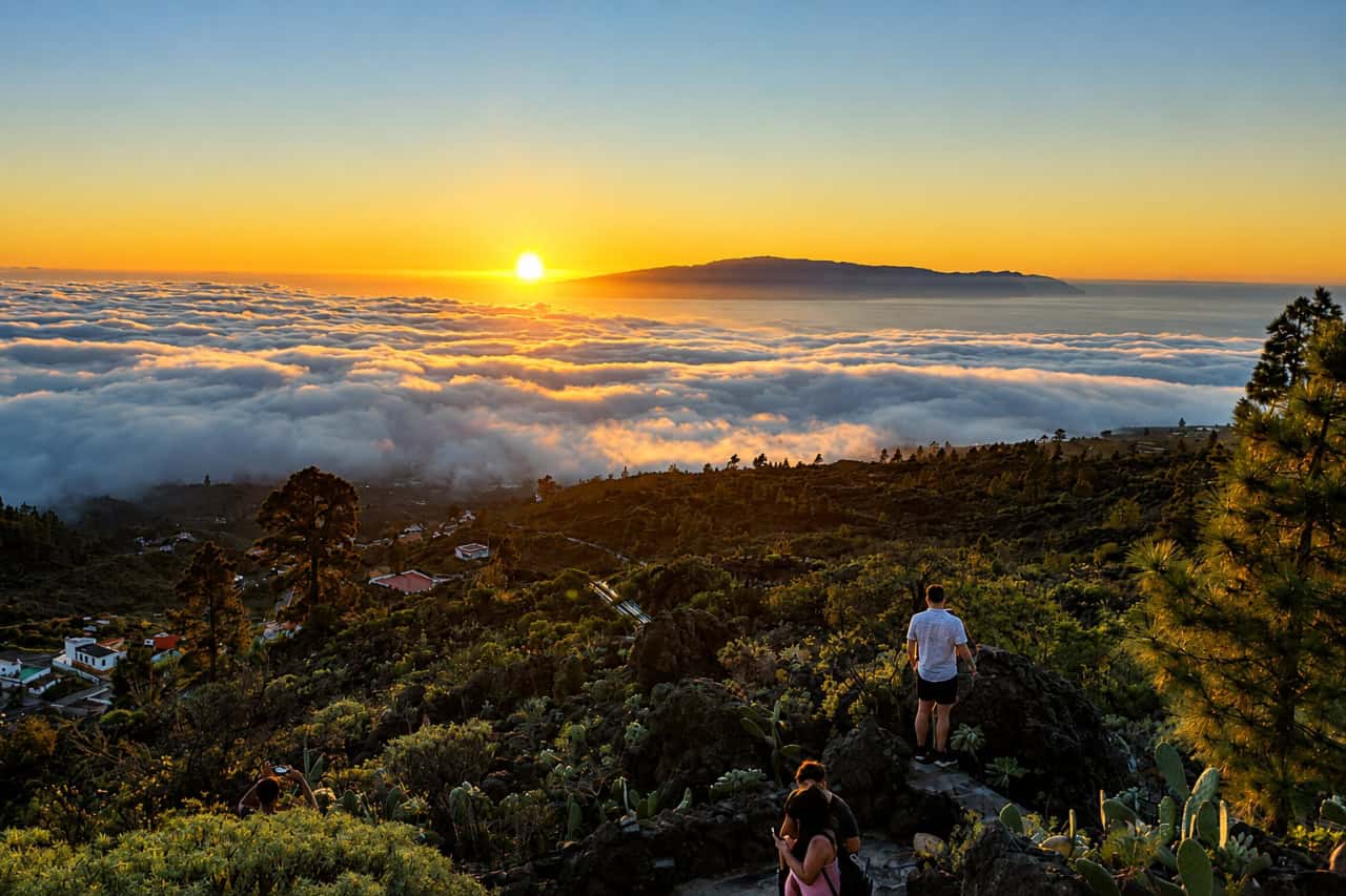 Sunset above the clouds during the Tenerife Stars Excursion in Teide National Park