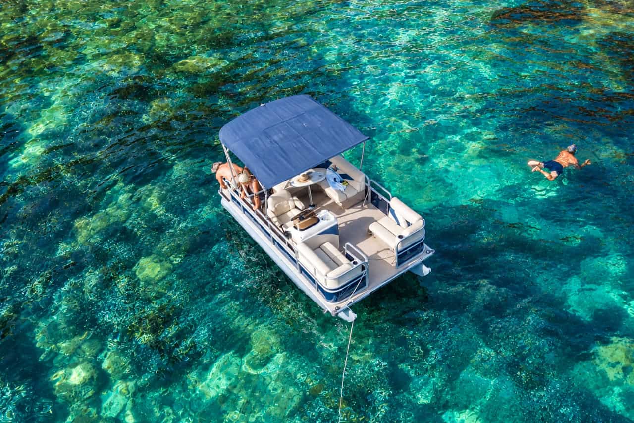 Onze Club Canary collectie van miniatuurcatamarans met kaarten